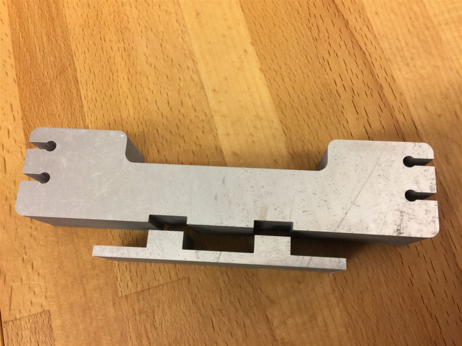Slotted aluminum bar